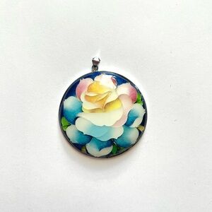 Floral Pendant Necklace